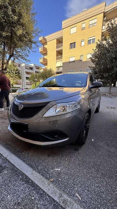 Usata Lancia Ypsilon S 69 CV (50 kW) 2018 Utilitaria