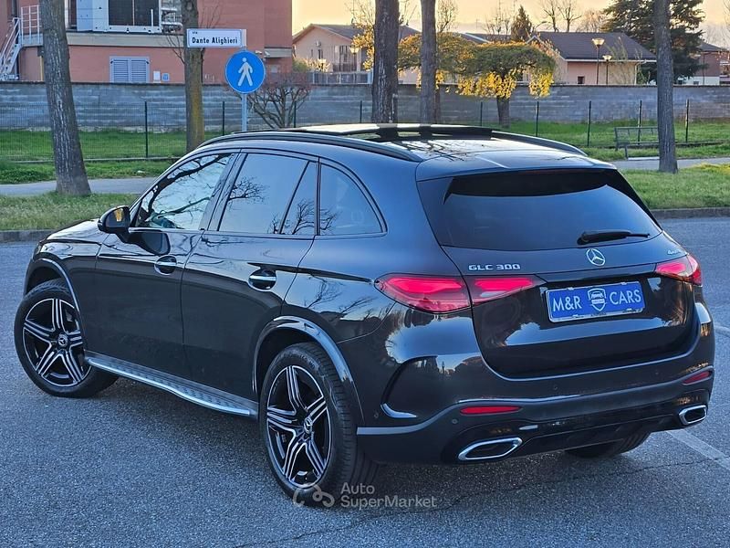 Usata Mercedes GLC300e AMG Line Premium 258 CV (189 kW) 2024 Marrone Station wagon