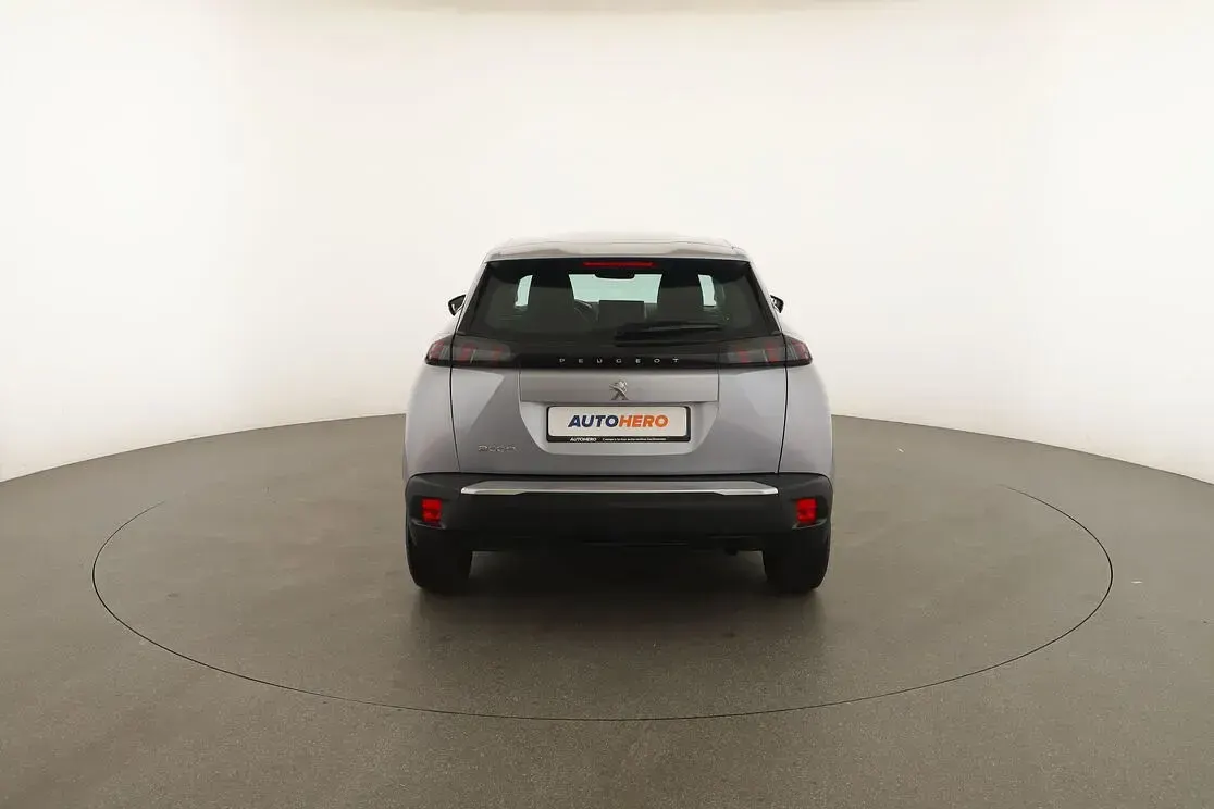 Usata Peugeot 2008 Active 101 CV (74 kW) 2021 Grigio SUV