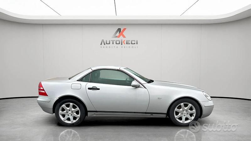 Usado Mercedes SLK200 AMG 136 CV (100 kW) 1997 Gris Descapotable