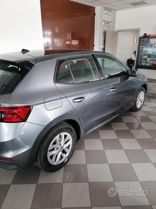 Usata Skoda Fabia Ambition 65 CV (47 kW) 2023 Grigio Utilitaria