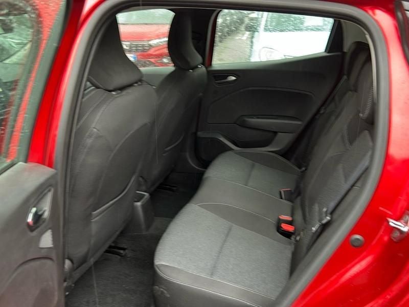 Usata Renault Clio V Equilibre 145 CV (106 kW) 2022 Rosso Utilitaria