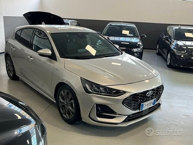 Usata Ford Focus ST 116 CV (85 kW) 2025 Grigio Berlina
