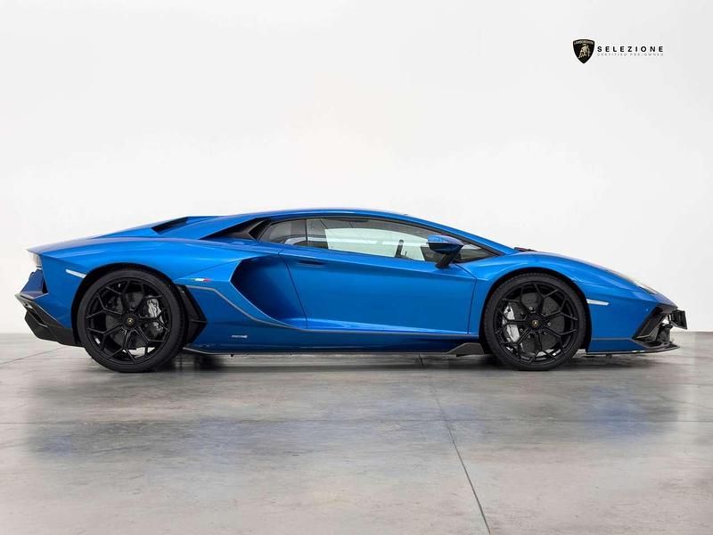 Usata Lamborghini Aventador 780 CV (573 kW) 2022 Blu tawaret Coupé