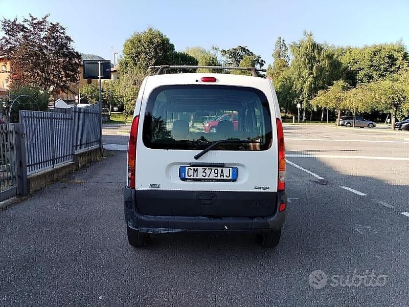 Usata Renault Kangoo Authentique 84 CV (61 kW) 2005 Bianco SUV