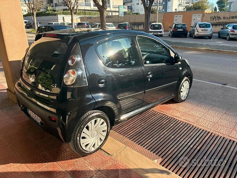 Begagnad Citroën C1 68 HK (50 kW) 2013 Svart Halvkombi