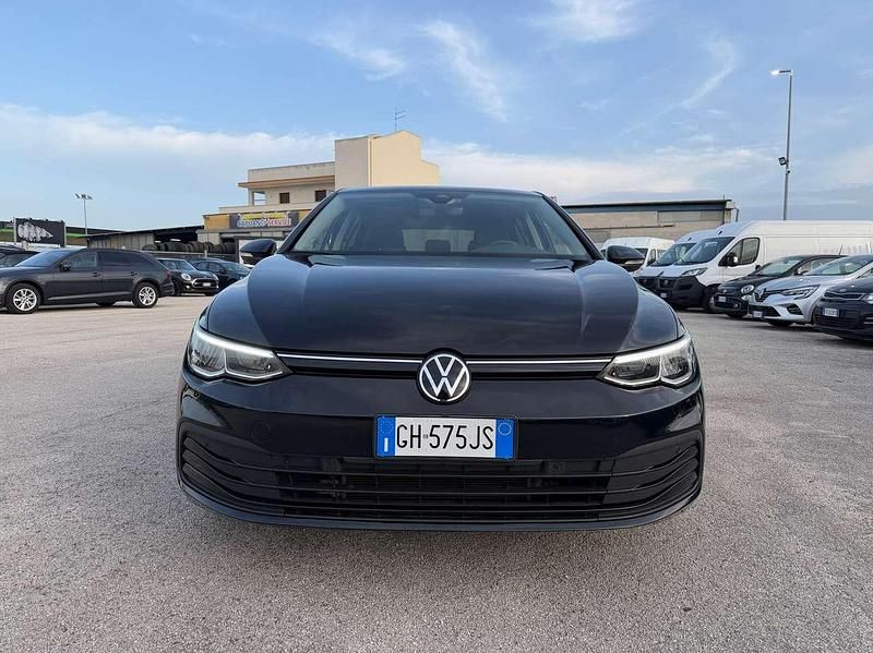 Usata VW Golf VIII Life 116 CV (85 kW) 2022 Perlato Berlina