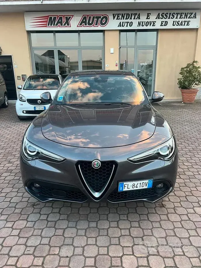 Usata Alfa Romeo Stelvio Executive 210 CV (154 kW) 2017 Grigio SUV