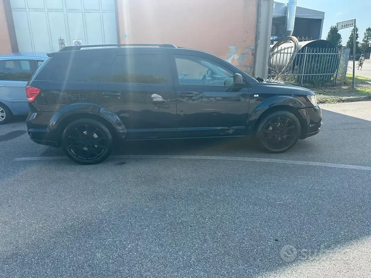 Usata Fiat Freemont 140 CV (102 kW) 2012 Nero SUV