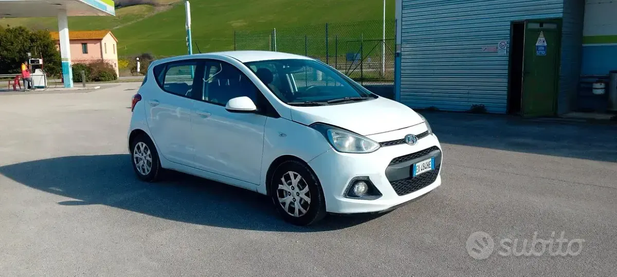 Usata Hyundai i10 69 CV (50 kW) 2014 Bianco Utilitaria