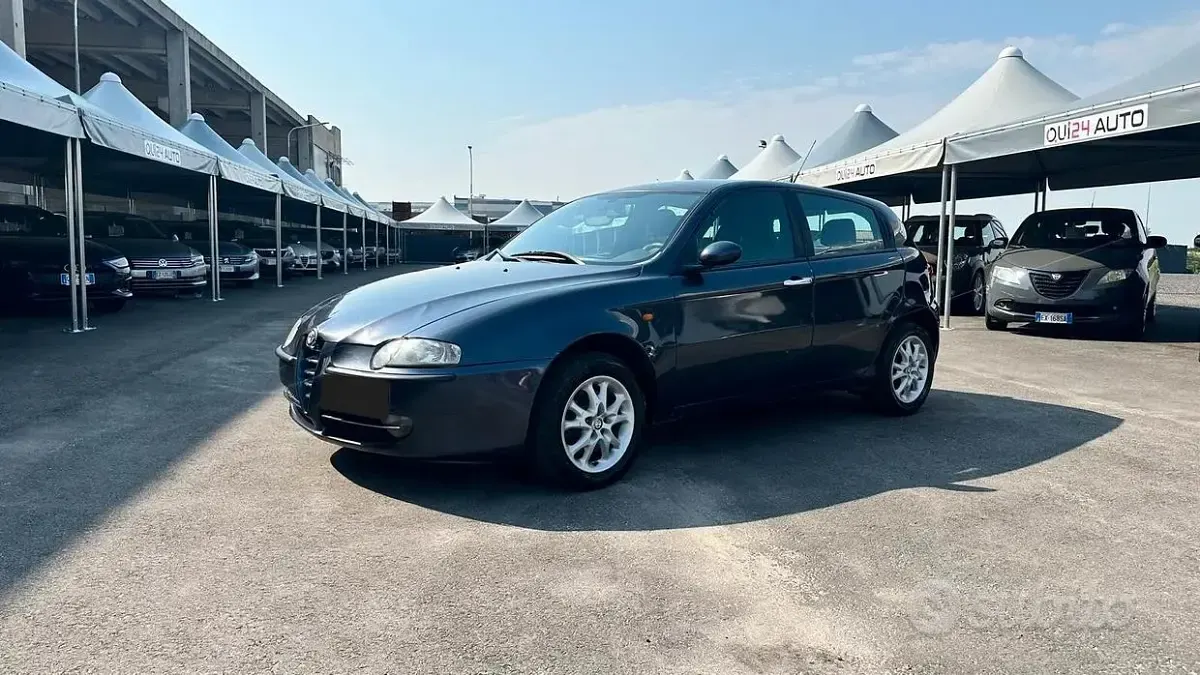 Usata Alfa Romeo 147 116 CV (85 kW) 2003 Blu Utilitaria