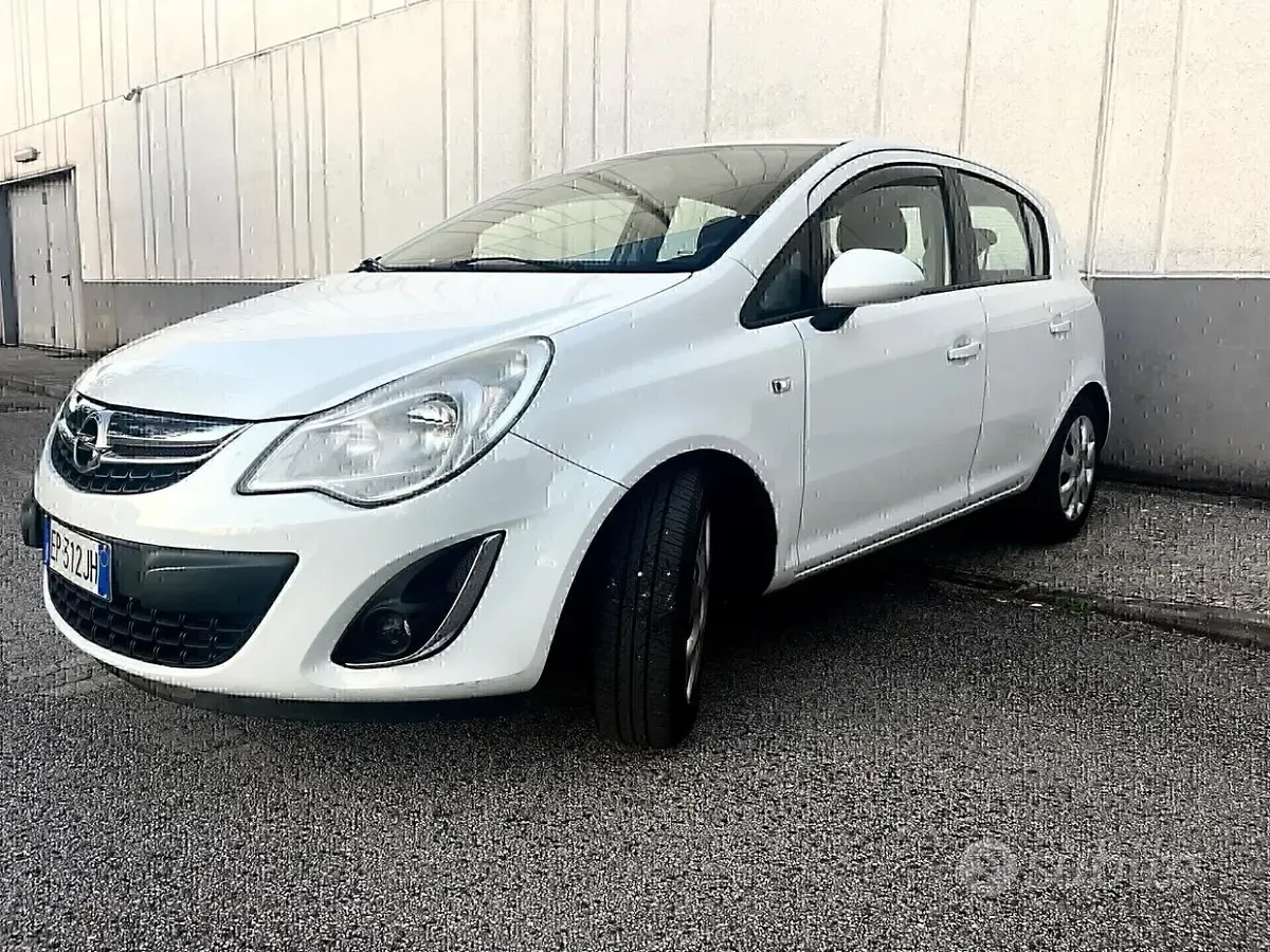 Usata Opel Corsa 85 CV (62 kW) 2013 Bianco Utilitaria