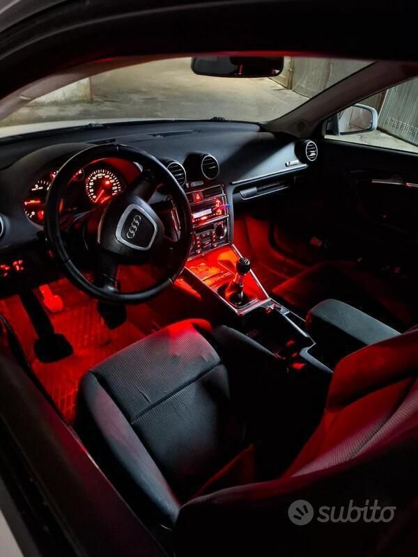 Grigio Usata 2005 Audi A3 Due volumi | 2200 € (Ottimo prezzo) - Immagine 1/4