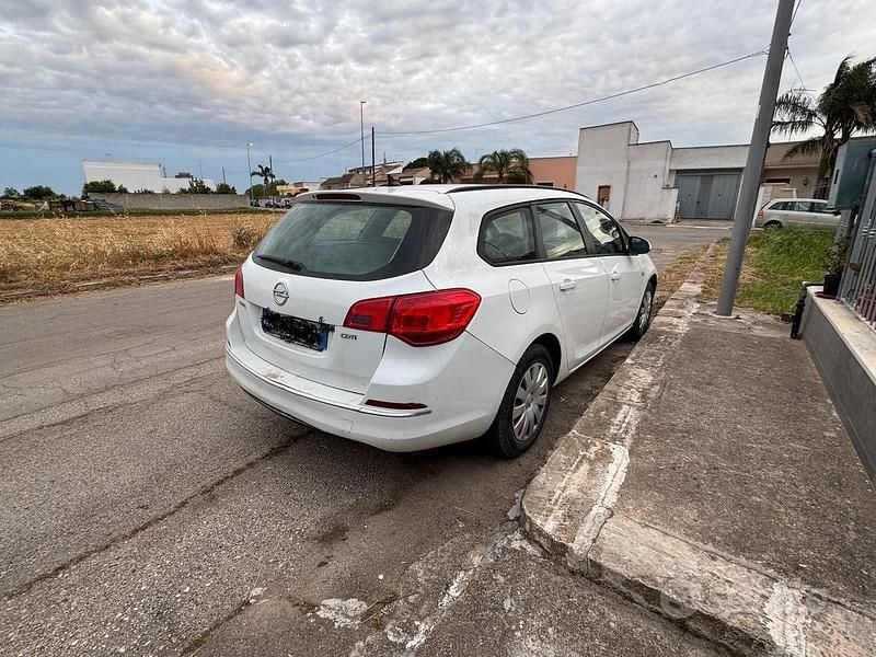 Usata Opel Astra Sport 110 CV (80 kW) 2015 Bianco Station wagon