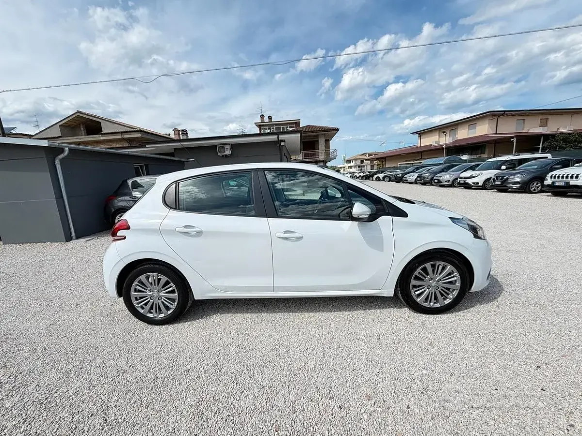 Usata Peugeot 208 75 CV (55 kW) 2018 Bianco Utilitaria