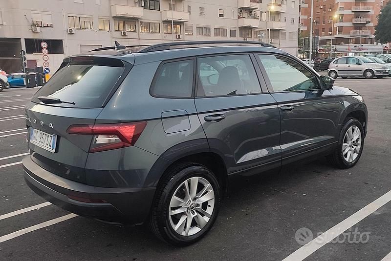 Usata Skoda Karoq Executive 150 CV (110 kW) 2021 Grigio SUV