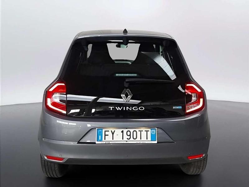 Usata Renault Twingo Zen 60 kW (82 CV) 2021 Grigio chiaro Utilitaria