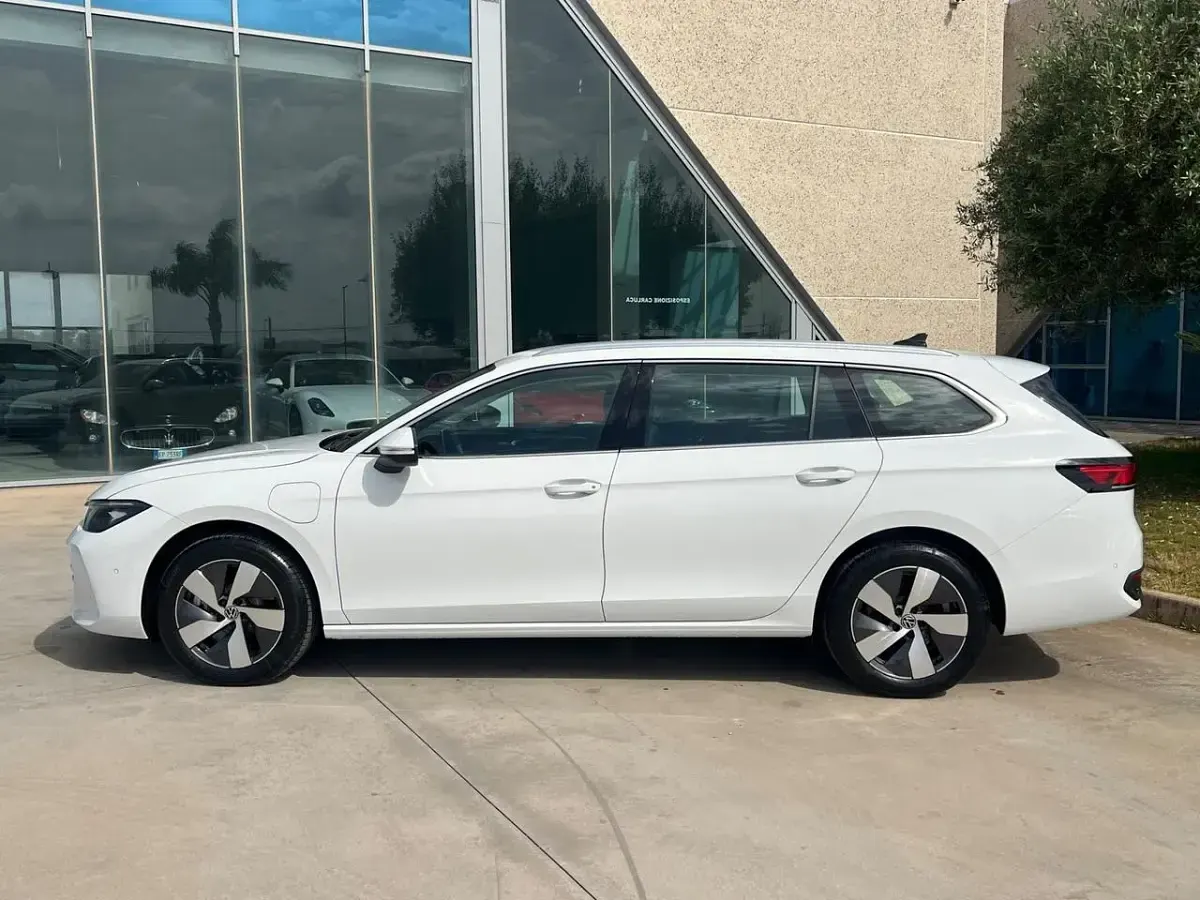 Nuova VW Passat Business 149 CV (109 kW) 2026 Bianco Station wagon