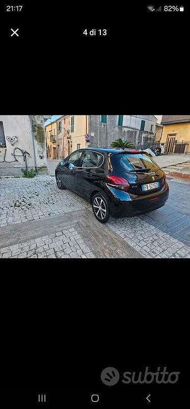 Usata Peugeot 208 2015 Utilitaria
