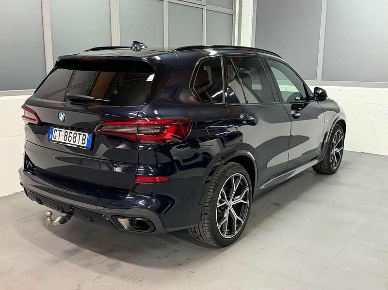 Usata BMW X5 286 CV (210 kW) 2023 Nero carbon metallic SUV