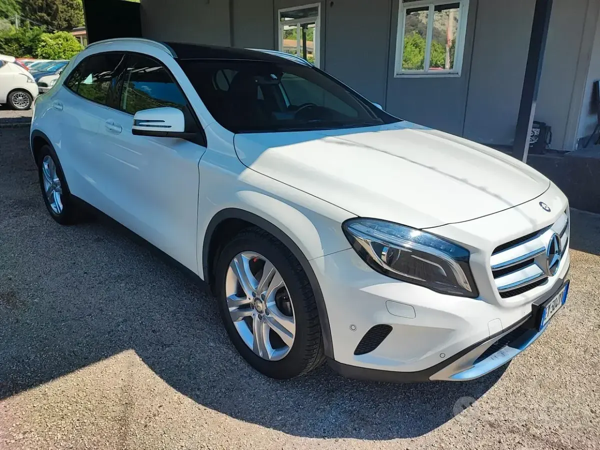 Usata Mercedes GLA200 Premium 136 CV (100 kW) 2015 Bianco SUV