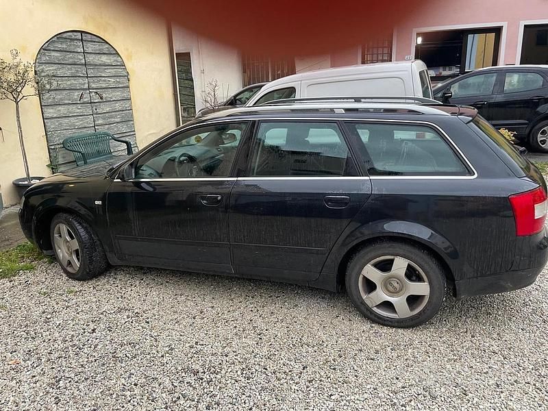 Usata Audi A4 130 CV (95 kW) 2004 Nero Station wagon
