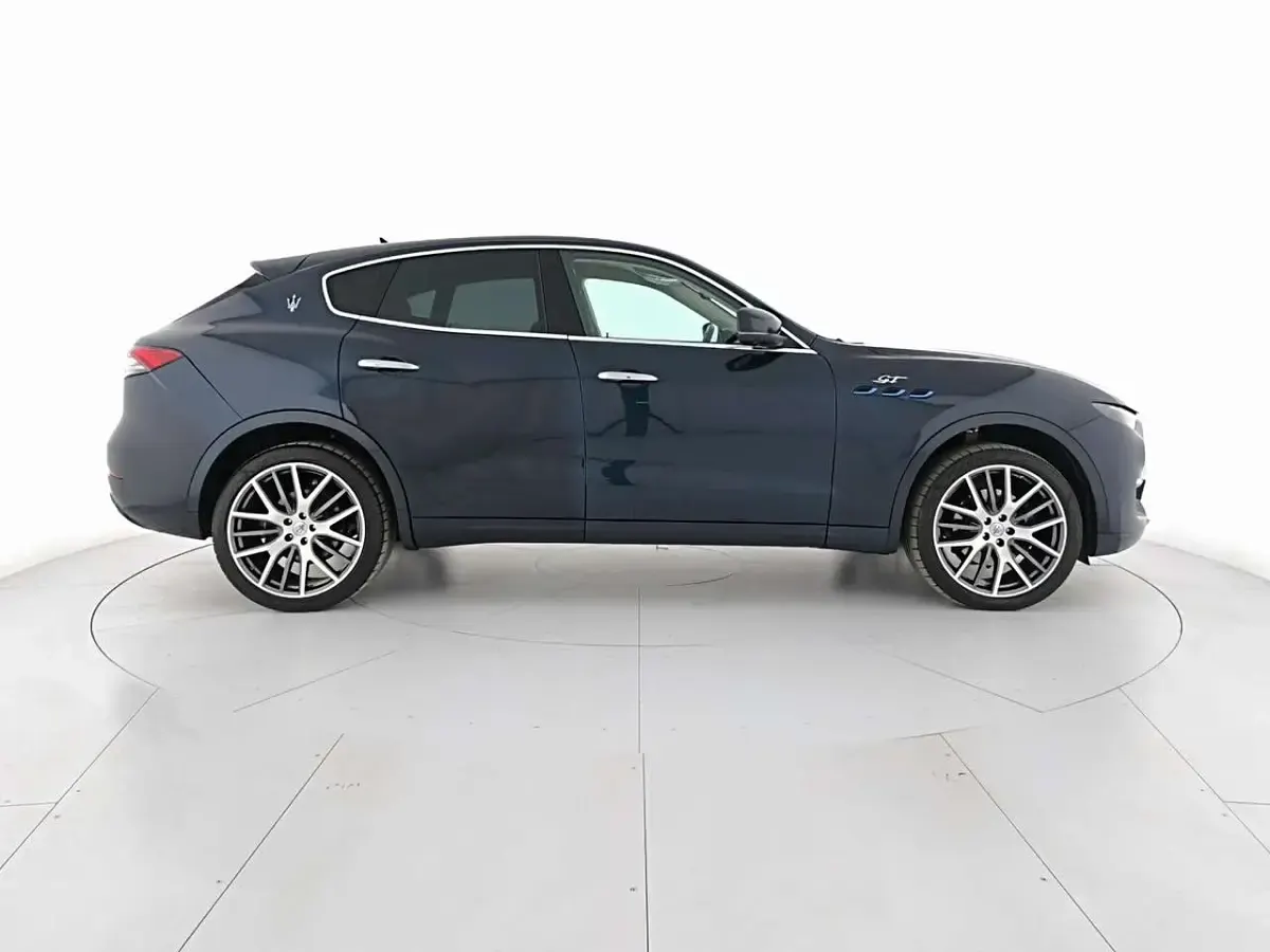 Usata Maserati Levante GT 330 CV (242 kW) 2022 Blu nobile SUV