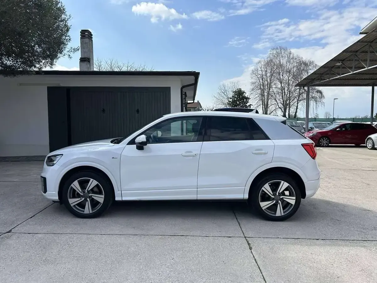 Usata Audi Q2 Design 116 CV (85 kW) 2016 Bianco SUV