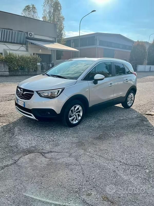 Usata Opel Crossland X 110 CV (80 kW) 2019 Grigio SUV