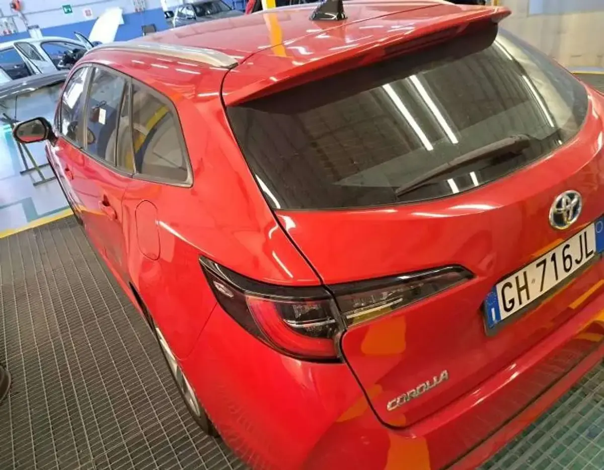Usata Toyota Corolla Business Edition 98 CV (72 kW) 2021 Rosso Station wagon