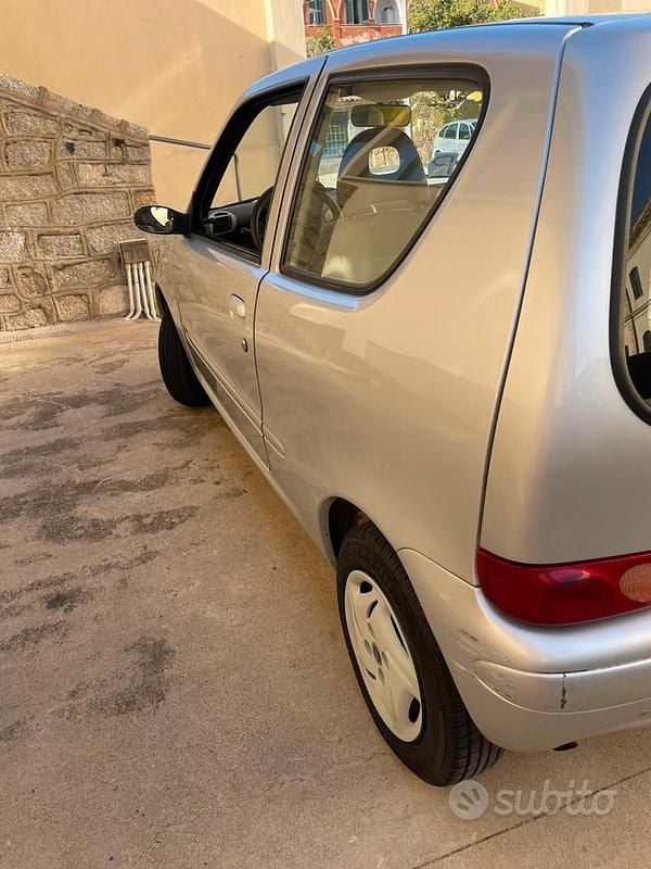 Usata Fiat 600 54 CV (39 kW) 2009 Berlina