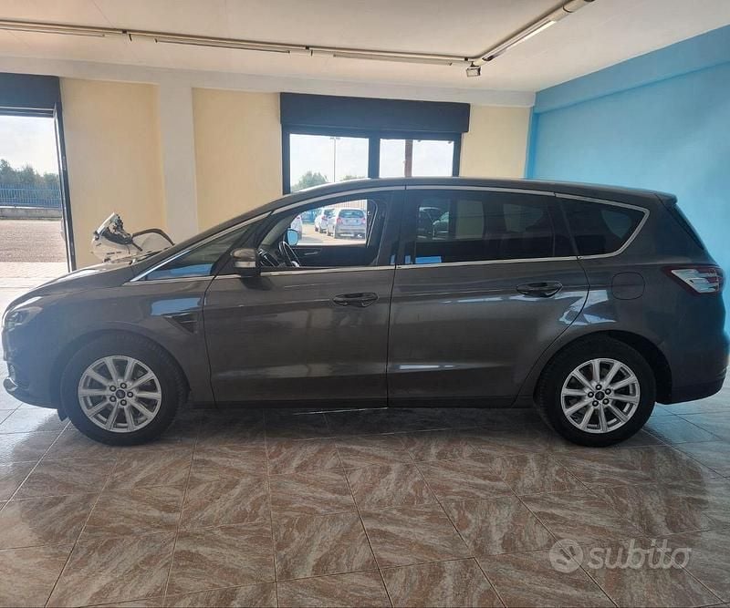 Usata Ford S-MAX Titanium 150 CV (110 kW) 2018 Grigio Monovolume