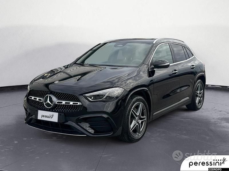 Nero Usata 2024 Mercedes GLA180 AMG Line Premium SUV | 39.900 € (Ottimo prezzo) - Immagine 1/4