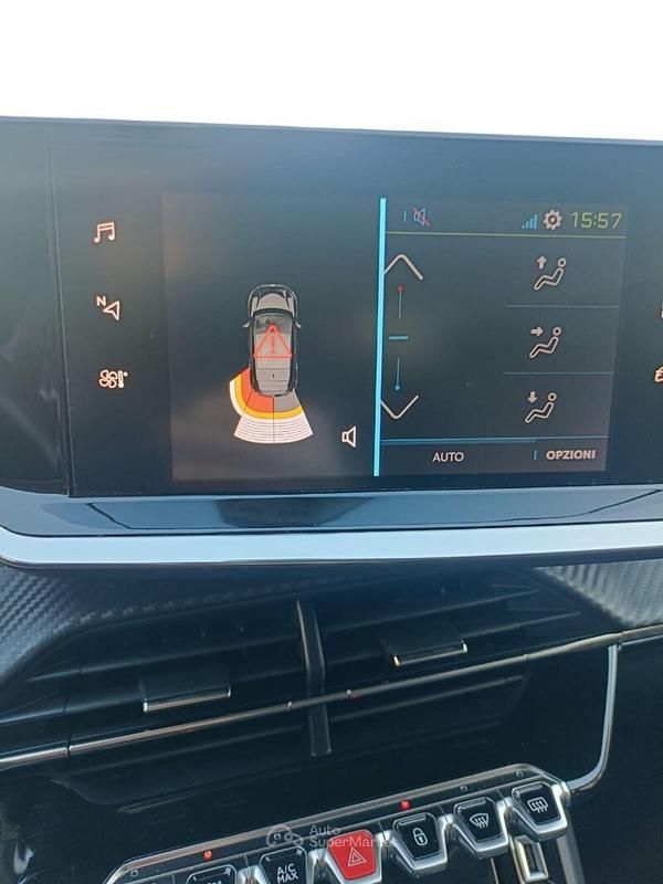 Usata Peugeot e-208 Allure 100 kW (136 CV) 2022 Bianco Utilitaria