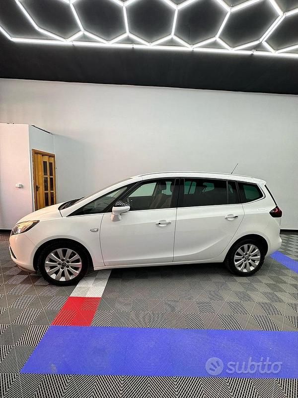 Usata Opel Zafira 150 CV (110 kW) 2013 Bianco Monovolume