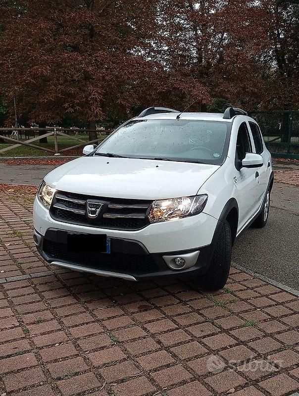 Usata Dacia Sandero Stepway 90 CV (66 kW) 2016 Bianco Utilitaria