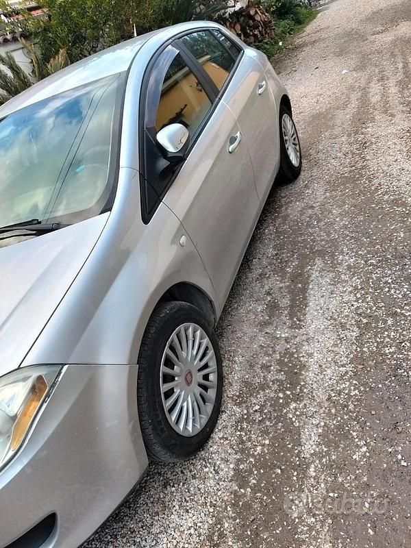 Usata Fiat Bravo 80 CV (58 kW) 2010 Grigio Utilitaria