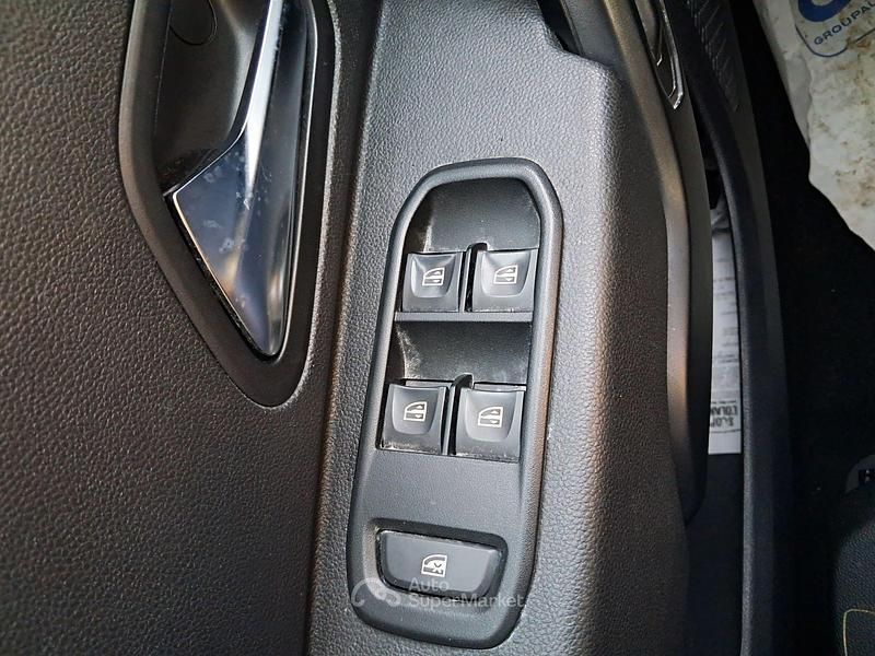 Usata Dacia Duster Lauréate 110 CV (80 kW) 2018 Argento SUV