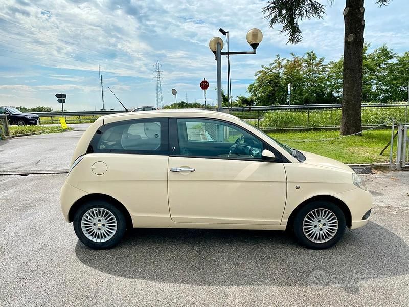 Usata Lancia Ypsilon 60 CV (44 kW) 2007 Oro Utilitaria