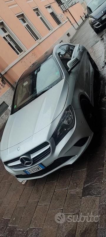 Usata Mercedes CLA180 110 CV (80 kW) 2015 Grigio Berlina