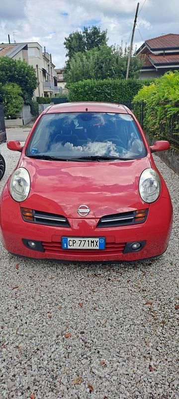 Usata Nissan Micra 60 CV (44 kW) 2004 Rosso Utilitaria