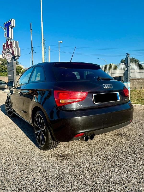 Usata Audi A1 125 CV (91 kW) 2010 Nero Utilitaria