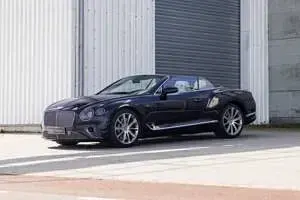 Usata Bentley Continental GT Convertible 550 CV (404 kW) 2020 Blu Cabrio