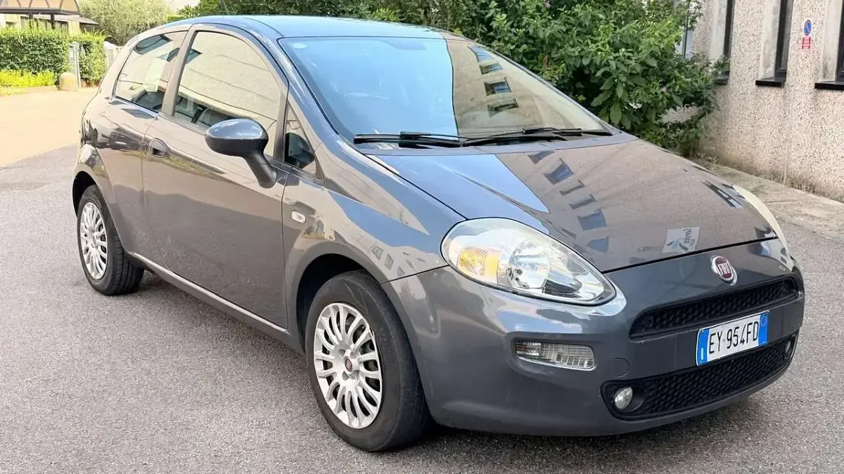 Usata Fiat Punto Street 75 CV (55 kW) 2015 Grigio Utilitaria