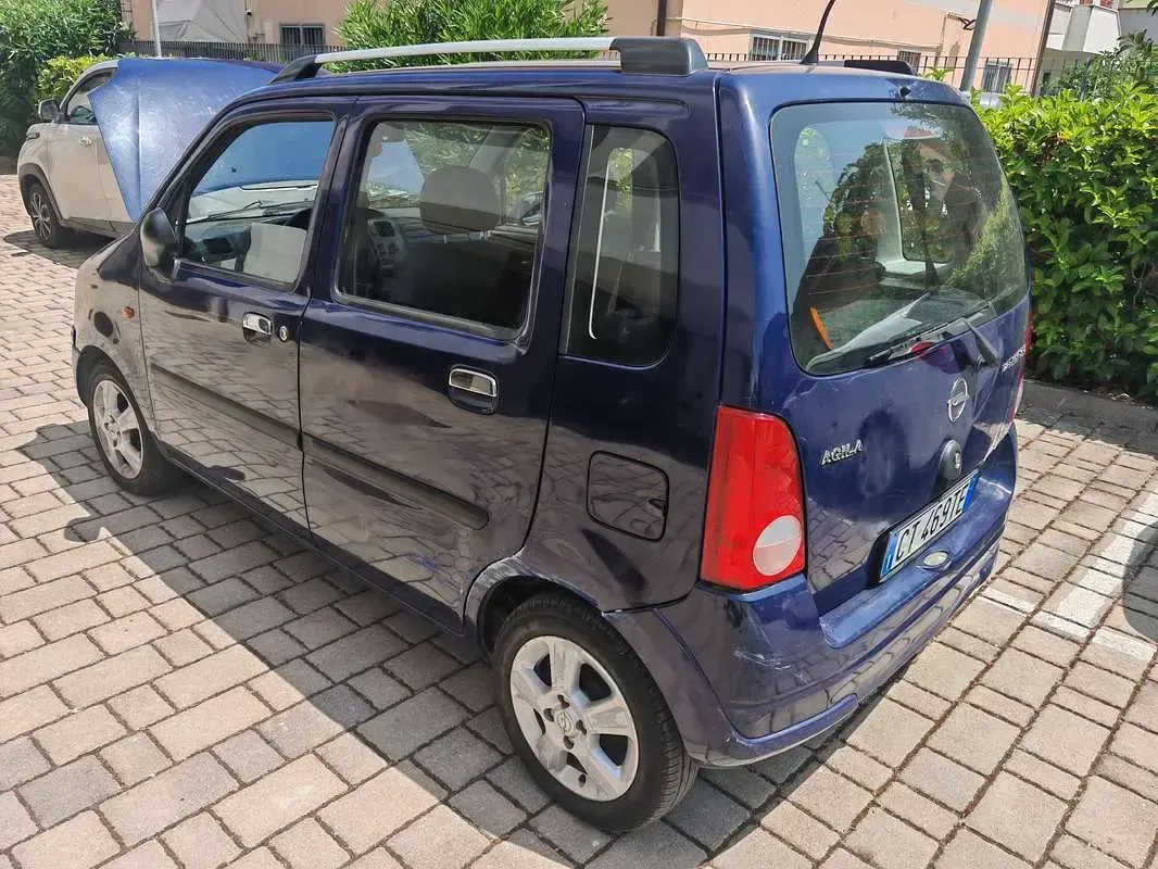 Usata Opel Agila Club 80 CV (58 kW) 2005 Blu/azzurro Monovolume