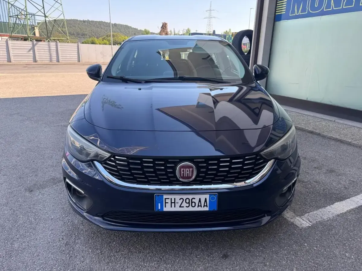 Usata Fiat Tipo Lounge 95 CV (69 kW) 2017 Blu Berlina