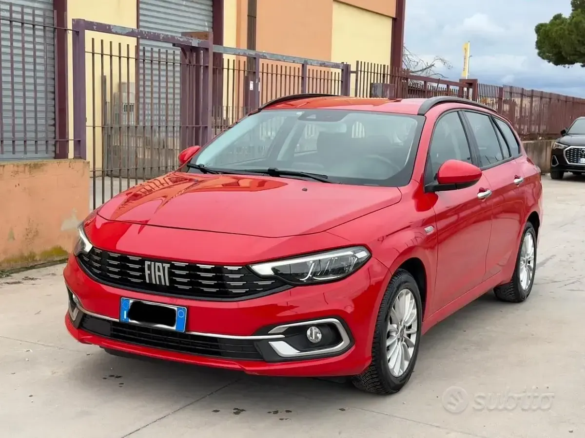 Usata Fiat Tipo Red 131 CV (96 kW) 2022 Rosso Station wagon