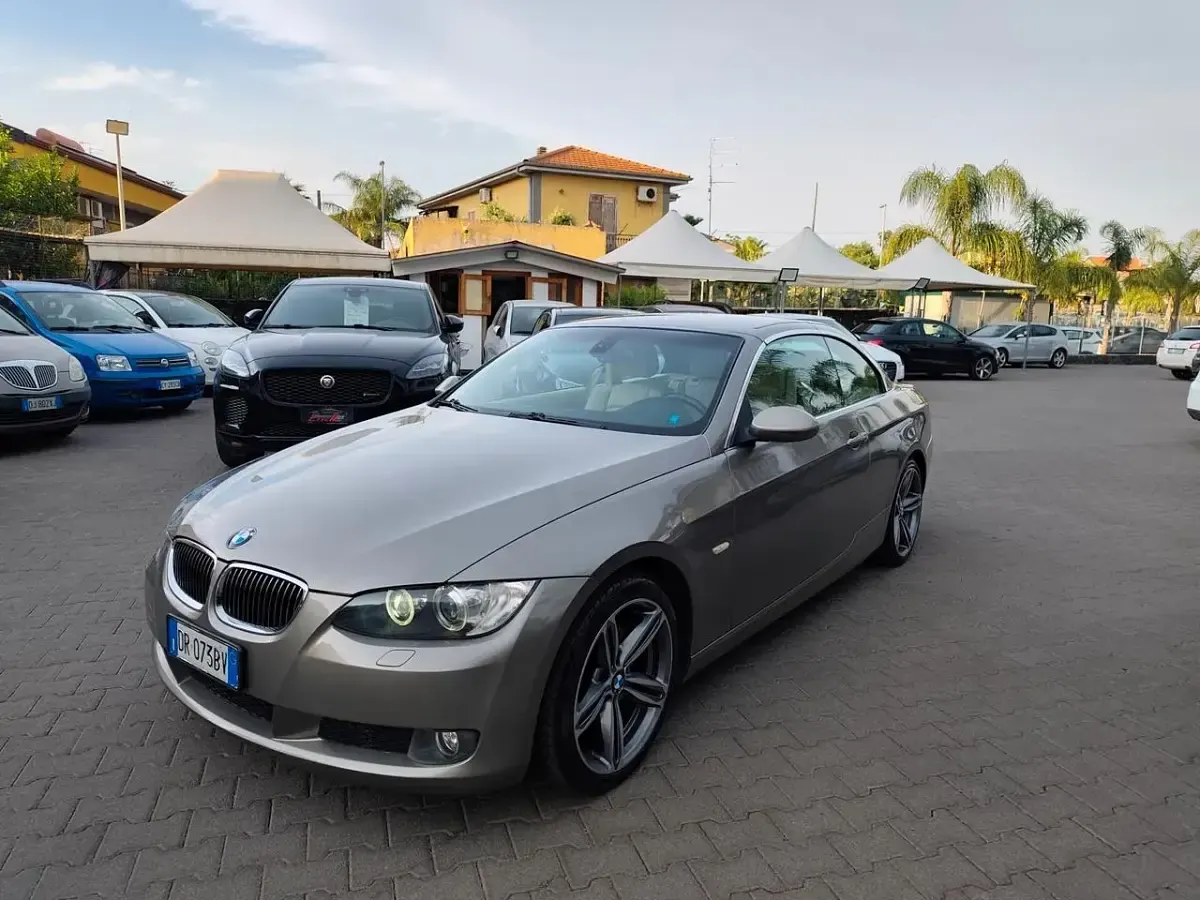 Usata BMW 320 M Sport 176 CV (129 kW) 2009 Oro Cabrio