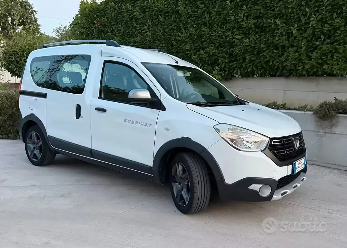 Usata Dacia Dokker Stepway 90 CV (66 kW) 2017 Bianco Monovolume