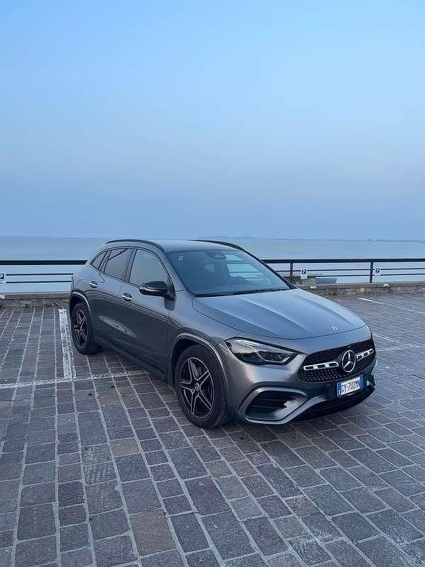 Usata Mercedes GLA180 Premium 116 CV (85 kW) 2025 SUV